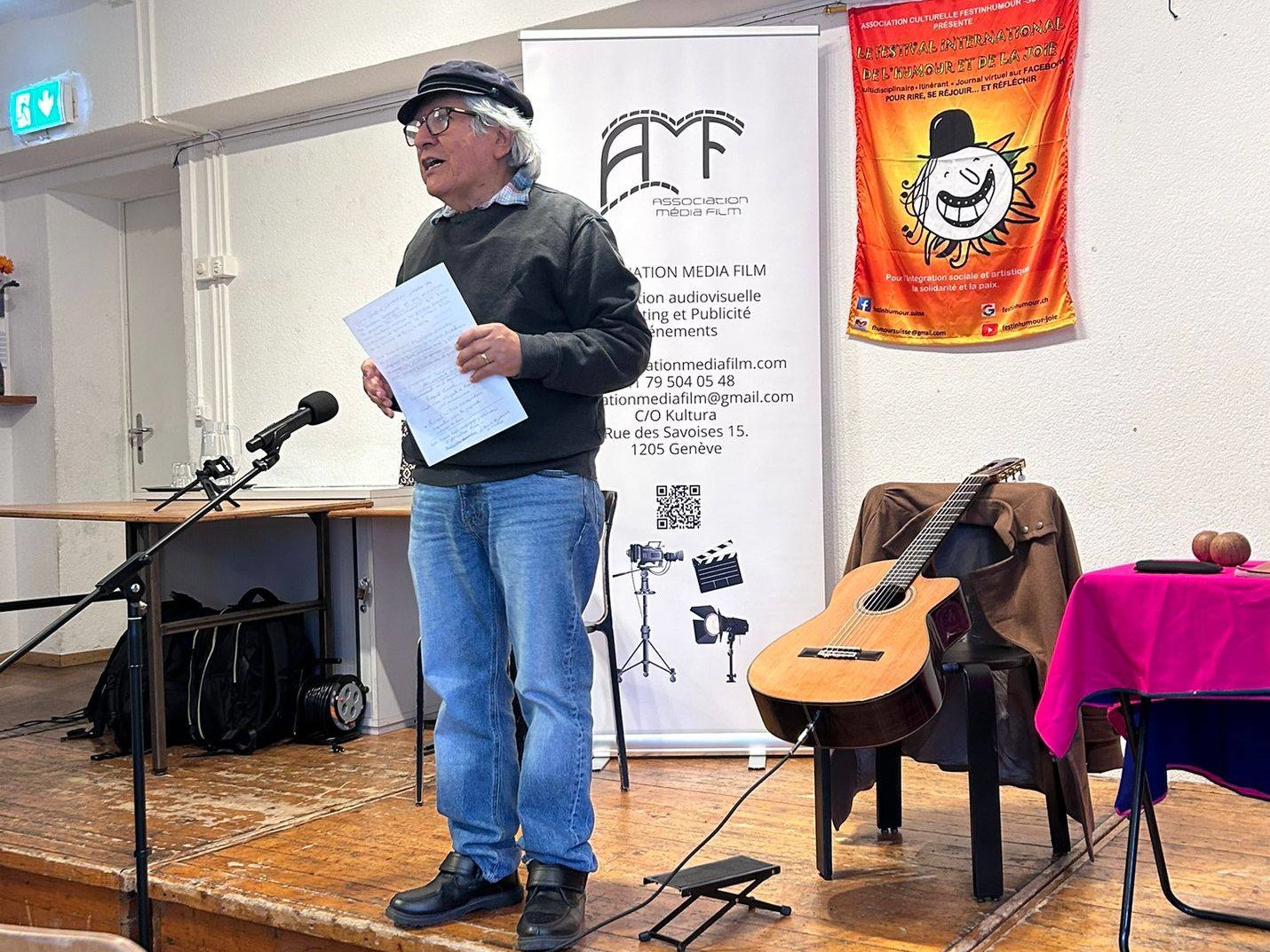 Prise de parole lors d'une activité associative de FestinHumour.